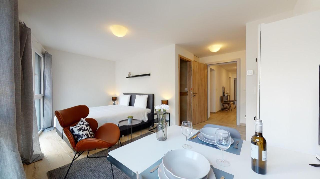Nonanteneuf Appart Hotel Aigle - Contactless Check-In Exterior photo